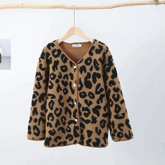 Leopardfrost - stylischer wintermantel mit leopardenmotiv für mutige frauen