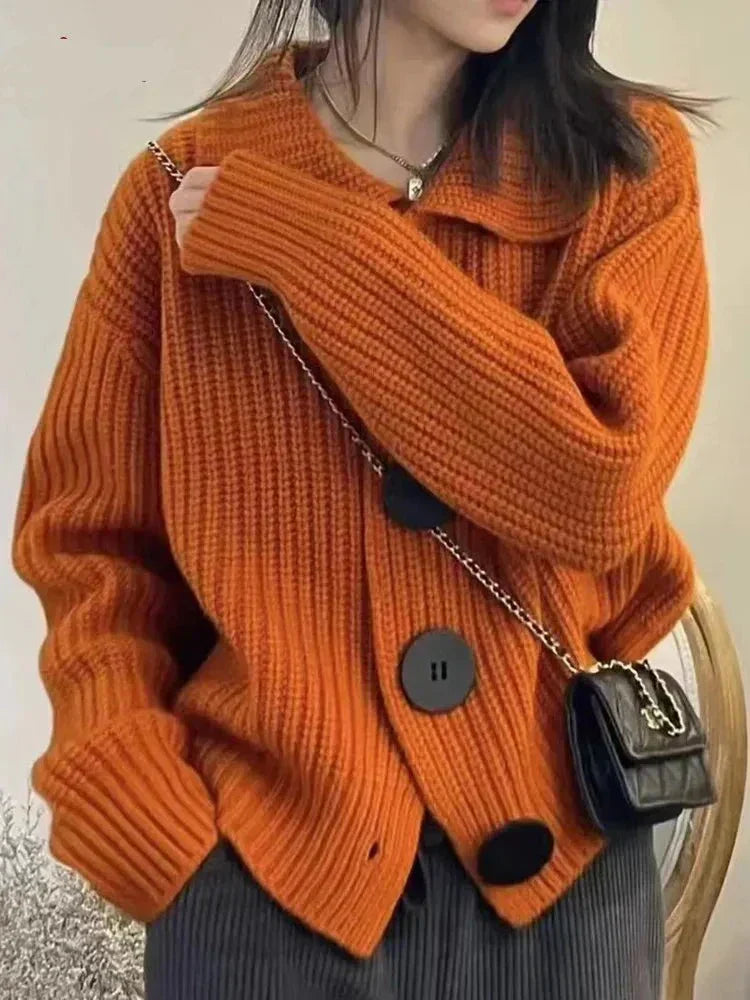 Holly - elegante strickjacke mit knopfverschluss