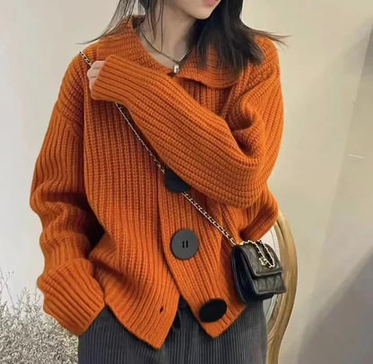 Holly - elegante strickjacke mit knopfverschluss