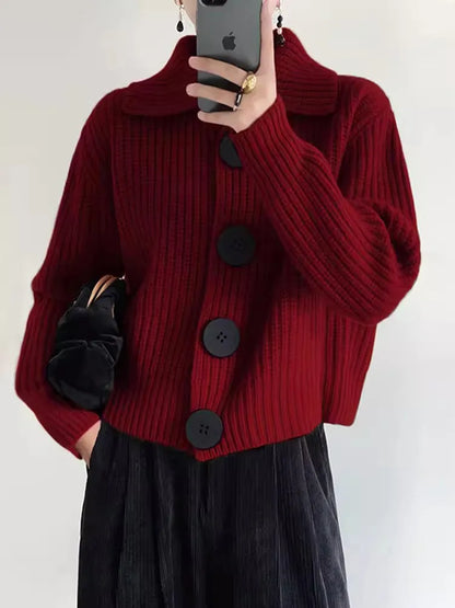 Holly - elegante strickjacke mit knopfverschluss